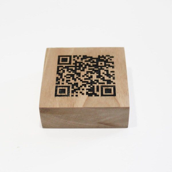 Taco QR madera nogal - Imagen 2