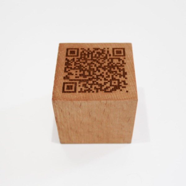 Cubo QR madera - Imagen 3