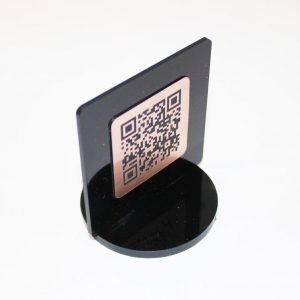 Totem QR metacrilato