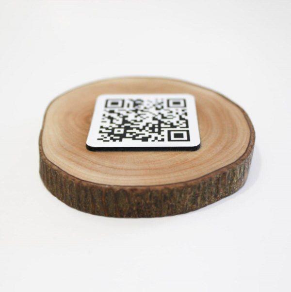 Placa QR madera redonda olivo natural - Imagen 2