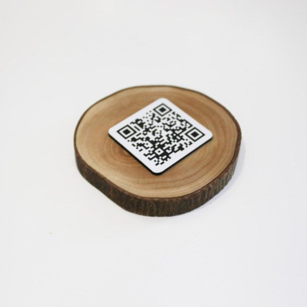 Placa QR madera redonda olivo natural - Imagen 3